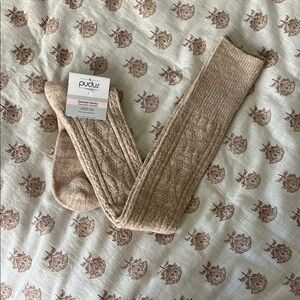 Pudus Beige Sweater Socks